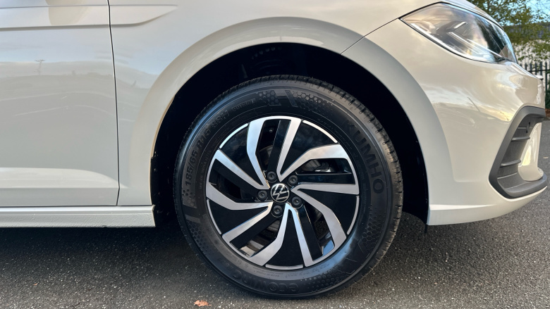 Volkswagen Polo 1.0 Life 5dr Petrol Hatchback